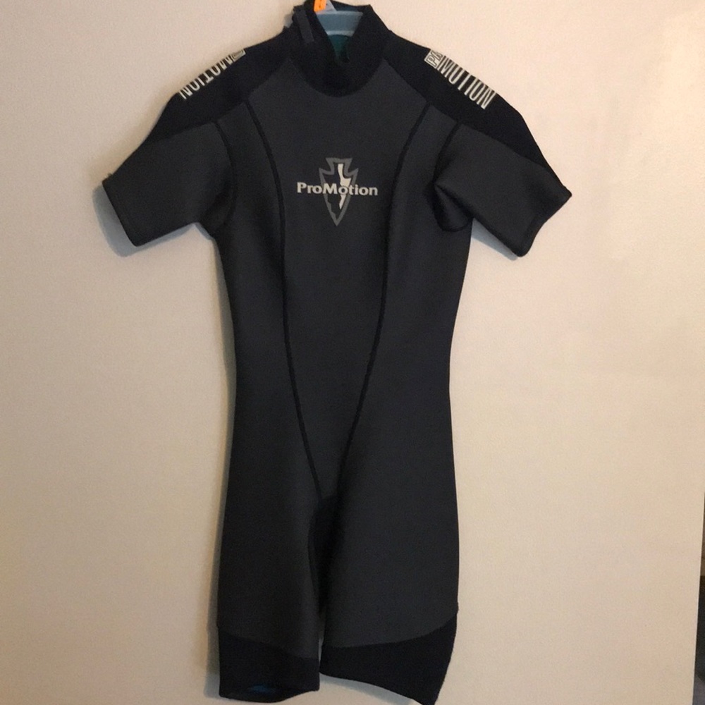 Women’s wet suit